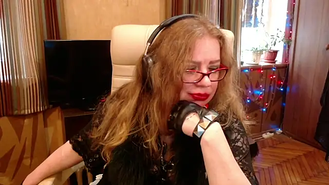 Snapshot of Miss_Tress chatting on 05/25/26, 08:20 Miss Tress online show from 05/25/26, 08:20