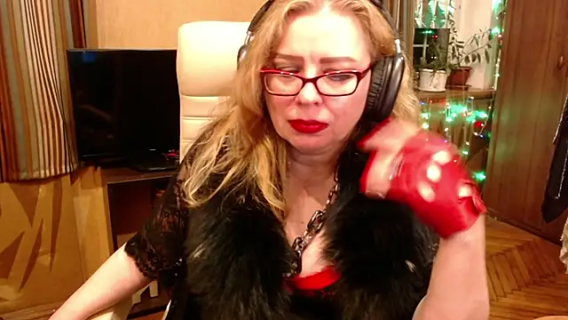 Snapshot of Miss_Tress chatting on 06/06/26, 09:41 Miss Tress online show from 06/06/26, 09:41