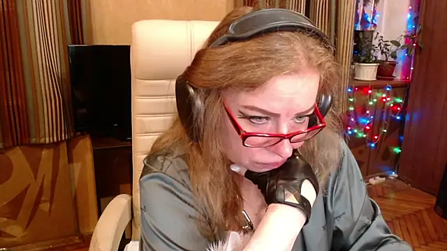 Snapshot of Miss_Tress chatting on 07/04/26, 09:43 Miss Tress online show from 07/04/26, 09:43
