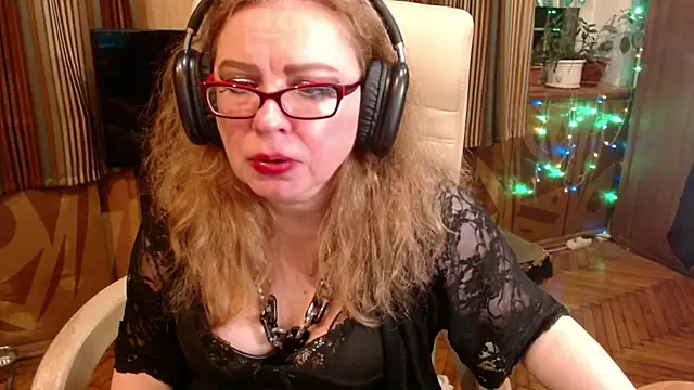 Snapshot of Miss_Tress chatting on 07/24/26, 10:30 Miss Tress online show from 07/24/26, 10:30