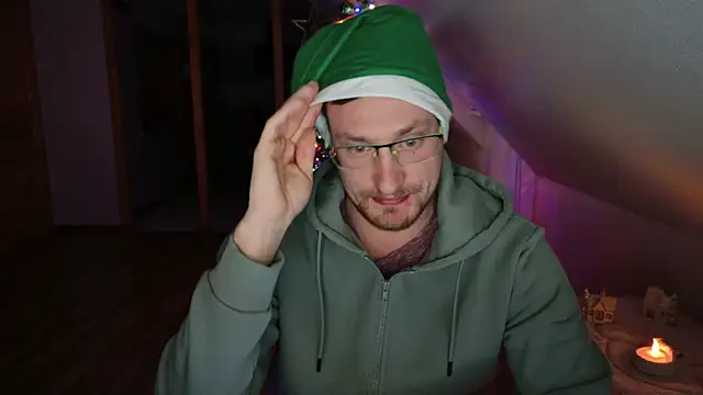 Snapshot of Relsxboy chatting on 12/12/24, 10:31 Relsxboy online show from 12/12/24, 10:31