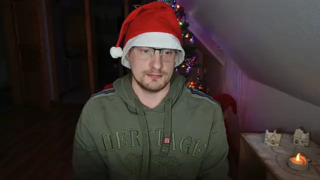 Snapshot of Relsxboy chatting on 12/19/24, 05:08 Relsxboy online show from 12/19/24, 05:08