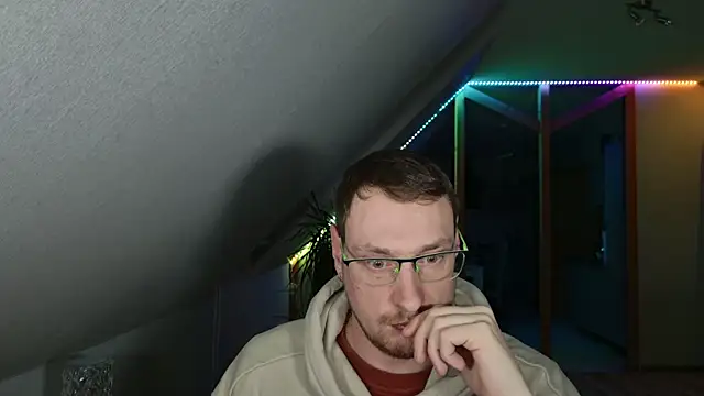 Snapshot of Relsxboy chatting on 03/04/25, 09:54 Relsxboy online show from 03/04/25, 09:54