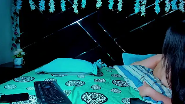 Snapshot of Kiara_Casidie chatting on 02/27/25, 01:38 Kiara Casidie online show from 02/27/25, 01:38