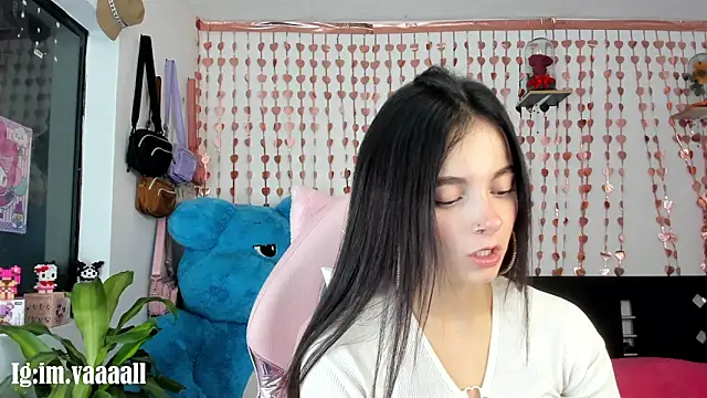 lucyy tay online show from 09/23/25, 09:51