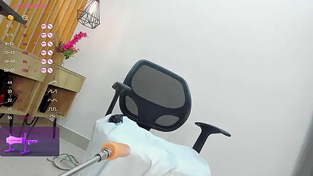 AllisonRoberts  online show from 12/21/24, 10:51