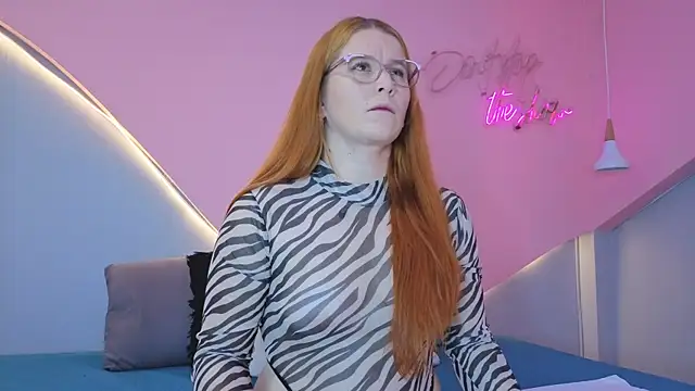 Snapshot of AllisonRoberts_ chatting on 04/08/26, 11:54 AllisonRoberts online show from 04/08/26, 11:54