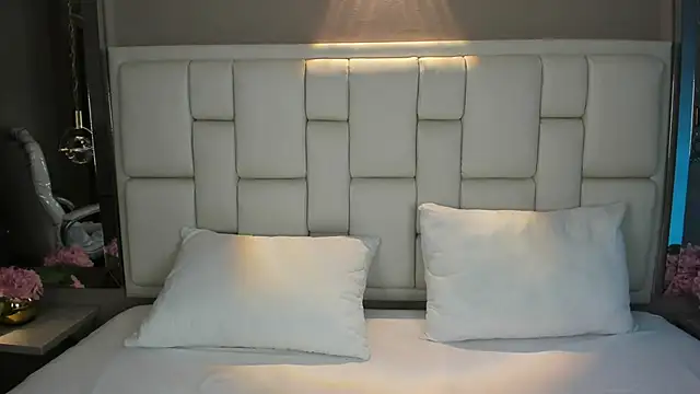 Snapshot of JessyEvans chatting on 10/01/25, 08:26 JessyEvans online show from 10/01/25, 08:26