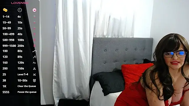 shayla 10 online show from 10/05/25, 10:46