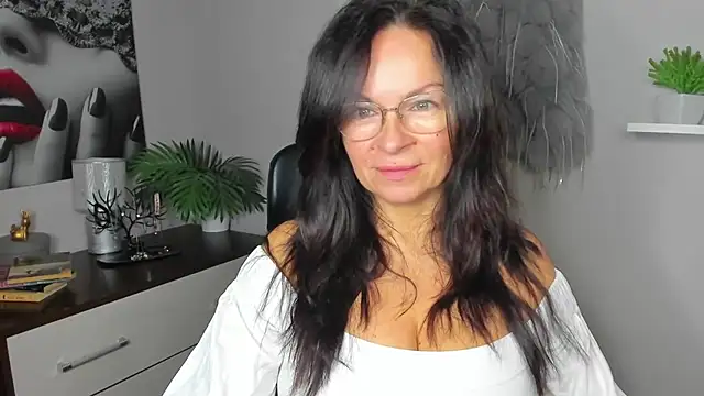 HelenLuxx online show from 12/02/24, 06:52