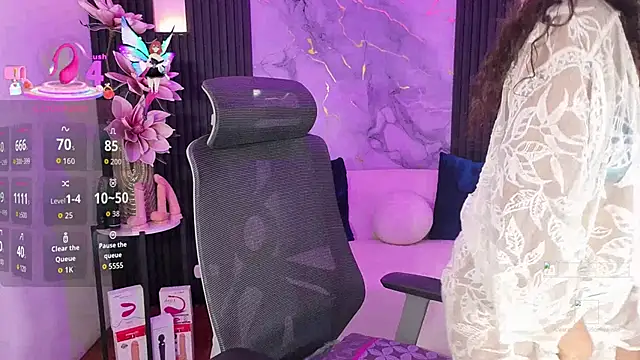 Snapshot of leslyflorez chatting on 09/22/25, 04:14 leslyflorez online show from 09/22/25, 04:14