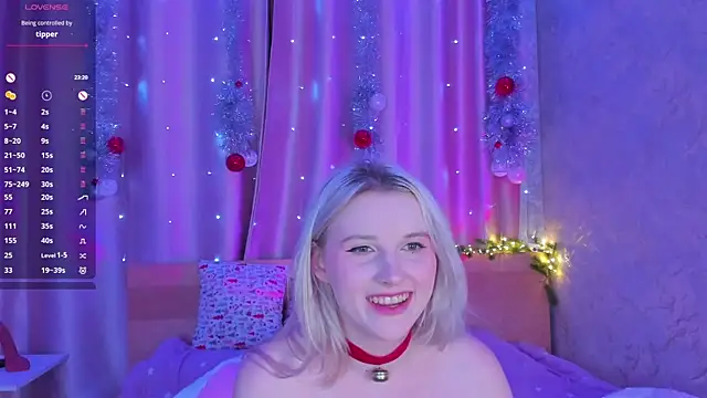 Snapshot of SweeteRose_Royce chatting on 12/20/24, 05:51 SweeteRose Royce online show from 12/20/24, 05:51