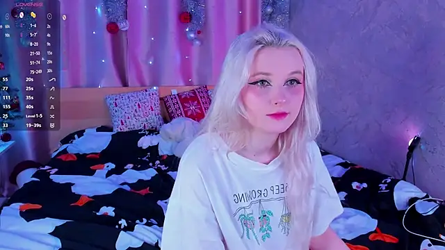 Snapshot of SweeteRose_Royce chatting on 01/22/25, 03:18 SweeteRose Royce online show from 01/22/25, 03:18