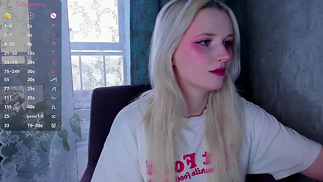 Snapshot of SweeteRose_Royce chatting on 02/11/25, 06:51 SweeteRose Royce online show from 02/11/25, 06:51