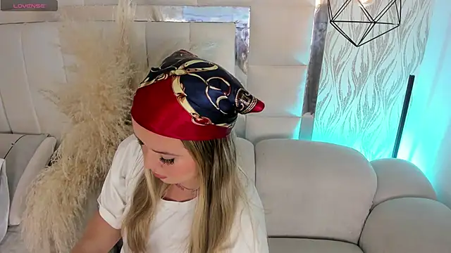 Snapshot of 1m_dalhia chatting on 11/20/25, 08:41 1m dalhia online show from 11/20/25, 08:41