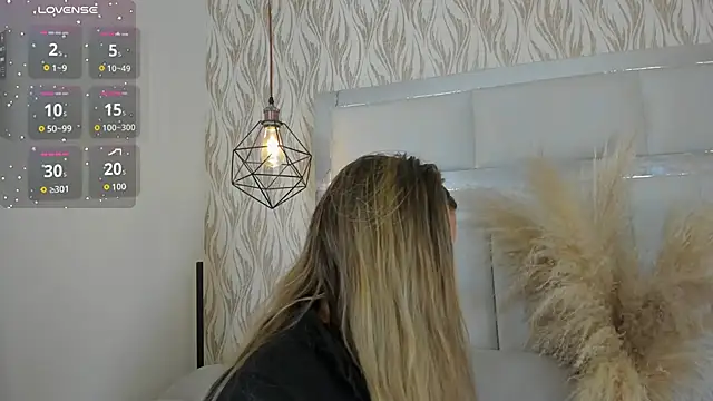 Snapshot of 1m_dalhia chatting on 12/01/25, 08:36 1m dalhia online show from 12/01/25, 08:36