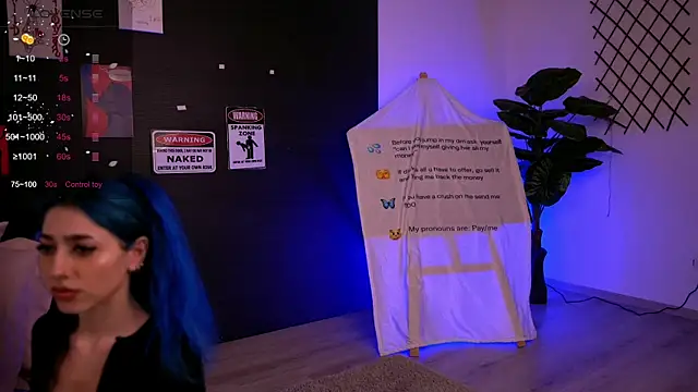 Snapshot of AriaVoss chatting on 11/07/25, 10:32 AriaVoss online show from 11/07/25, 10:32