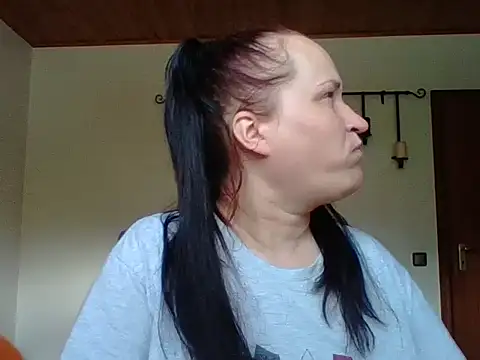 Snapshot of _squirty_cum_lady_ chatting on 09/13/25, 10:26 squirty cum lady online show from 09/13/25, 10:26