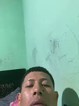 Snapshot of nowex18 chatting on 10/08/25, 02:42 nowex18 online show from 10/08/25, 02:42