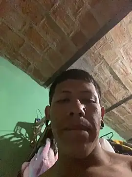 Snapshot of nowex18 chatting on 10/25/25, 01:24 nowex18 online show from 10/25/25, 01:24