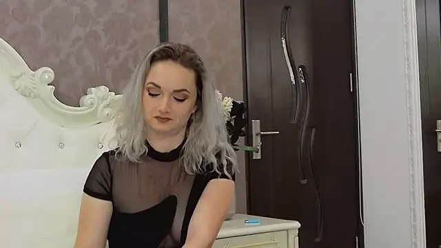 EllianaReese online show from 01/14/25, 06:24