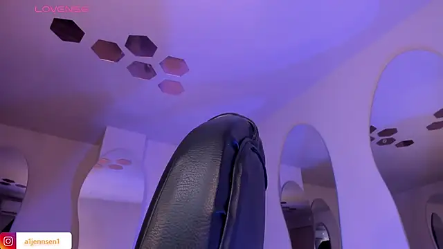 AllyJensen online show from 02/01/25, 04:33