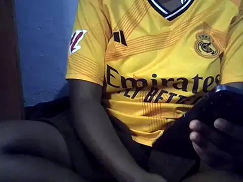 Snapshot of skinnysexynaughty chatting on 10/07/25, 06:05 skinnysexynaughty online show from 10/07/25, 06:05