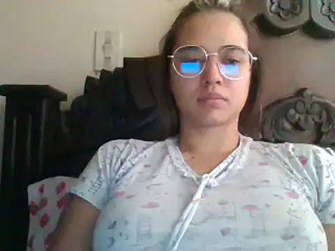 Snapshot of trianabell chatting on 12/01/24, 05:24 trianabell online show from 12/01/24, 05:24
