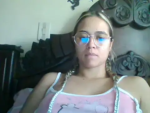 Snapshot of trianabell chatting on 12/09/24, 04:37 trianabell online show from 12/09/24, 04:37