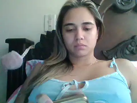 Snapshot of trianabell chatting on 12/16/24, 02:49 trianabell online show from 12/16/24, 02:49