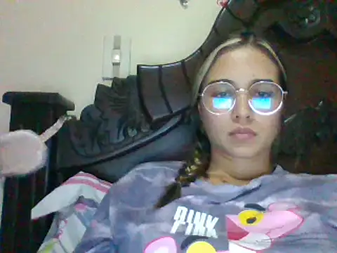 Snapshot of trianabell chatting on 12/20/24, 12:52 trianabell online show from 12/20/24, 12:52