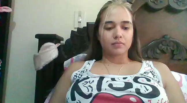 Snapshot of trianabell chatting on 12/26/24, 07:16 trianabell online show from 12/26/24, 07:16