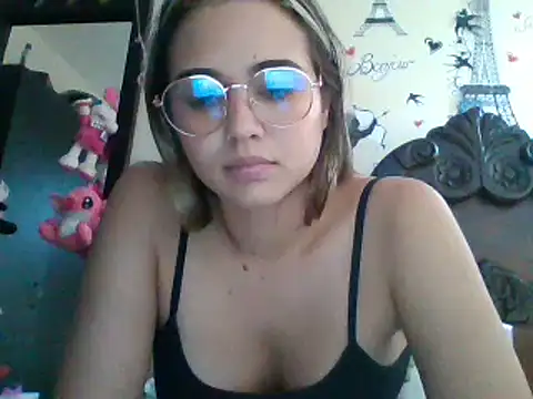 Snapshot of trianabell chatting on 01/10/25, 07:54 trianabell online show from 01/10/25, 07:54