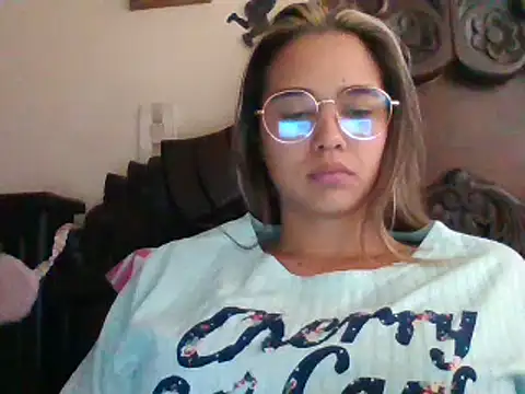 Snapshot of trianabell chatting on 01/20/25, 05:27 trianabell online show from 01/20/25, 05:27
