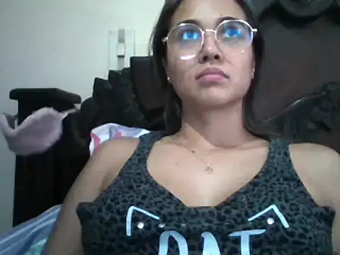 Snapshot of trianabell chatting on 01/22/25, 10:05 trianabell online show from 01/22/25, 10:05