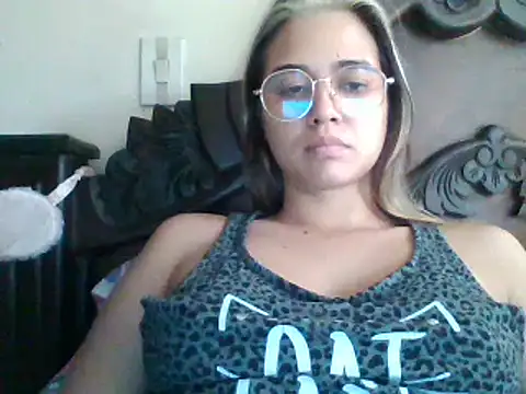 Snapshot of trianabell chatting on 01/29/25, 06:07 trianabell online show from 01/29/25, 06:07
