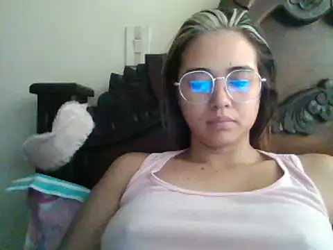 Snapshot of trianabell chatting on 02/11/25, 03:51 trianabell online show from 02/11/25, 03:51