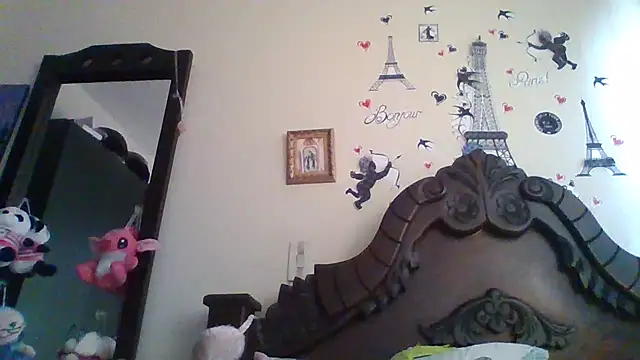 Snapshot of trianabell chatting on 02/21/25, 09:54 trianabell online show from 02/21/25, 09:54