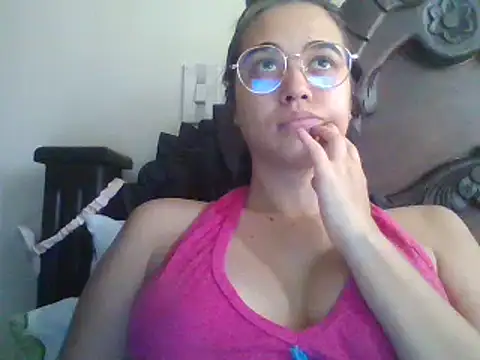 Snapshot of trianabell chatting on 03/04/25, 04:41 trianabell online show from 03/04/25, 04:41