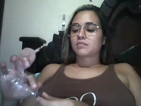 Snapshot of trianabell chatting on 03/20/25, 01:24 trianabell online show from 03/20/25, 01:24