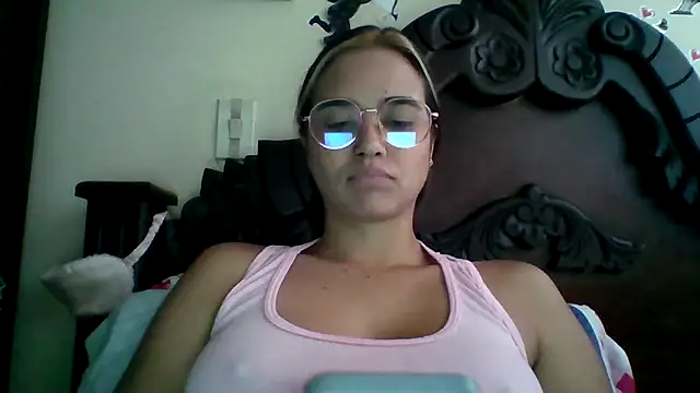 Snapshot of trianabell chatting on 09/08/25, 04:39 trianabell online show from 09/08/25, 04:39