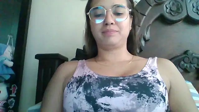 trianabell online show from 10/11/25, 01:31