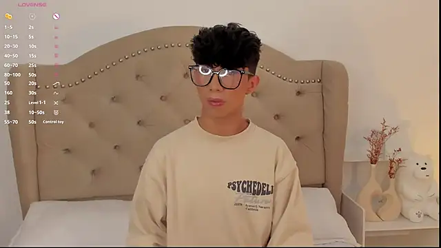 Snapshot of FabianPriince chatting on 01/11/25, 04:03 FabianPriince online show from 01/11/25, 04:03