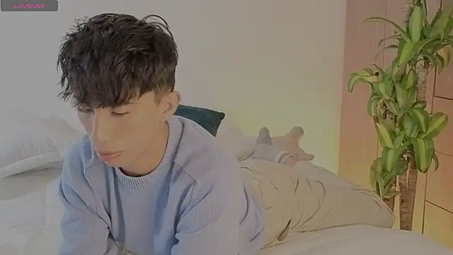 Snapshot of FabianPriince chatting on 10/10/25, 08:08 FabianPriince online show from 10/10/25, 08:08