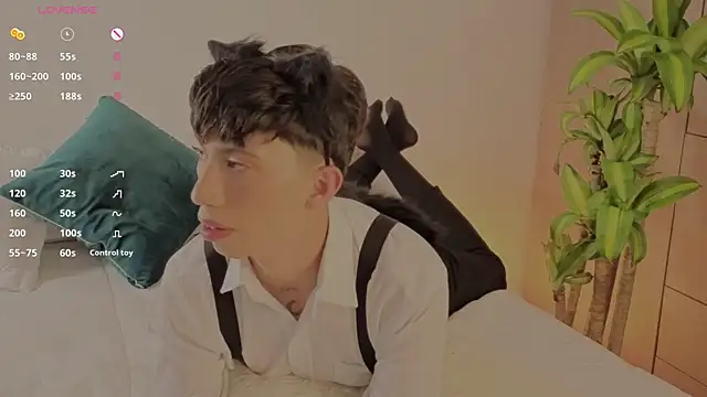 Snapshot of FabianPriince chatting on 10/31/25, 07:26 FabianPriince online show from 10/31/25, 07:26