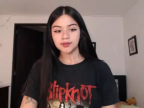 Snapshot of angelbeat_ chatting on 01/12/25, 12:49 angelbeat online show from 01/12/25, 12:49