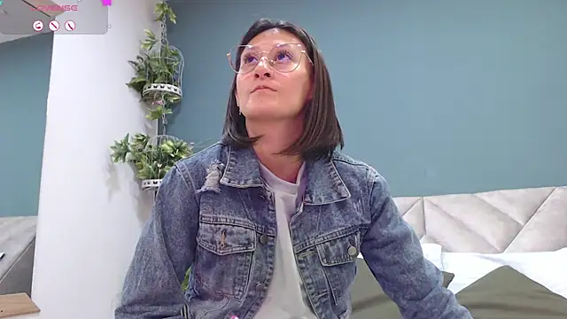 SharisWillian online show from 01/04/25, 04:12