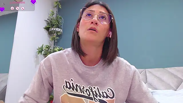 SharisWillian online show from 01/10/25, 06:53