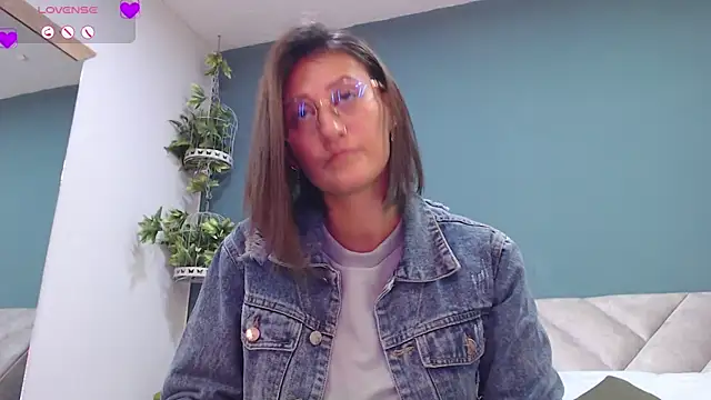SharisWillian online show from 01/11/25, 03:44