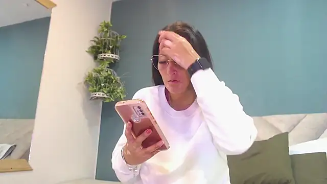 SharisWillian online show from 11/12/25, 03:40